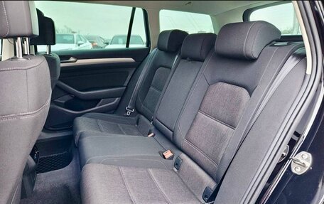 Volkswagen Passat B8 рестайлинг, 2018 год, 1 899 000 рублей, 20 фотография