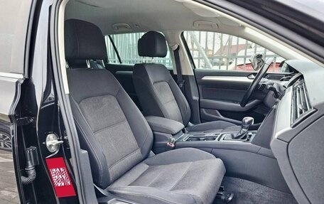 Volkswagen Passat B8 рестайлинг, 2018 год, 1 899 000 рублей, 24 фотография