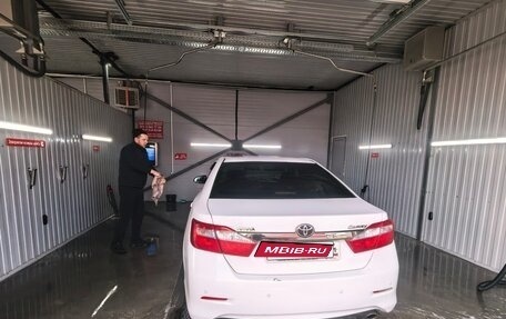 Toyota Camry, 2012 год, 2 050 000 рублей, 4 фотография