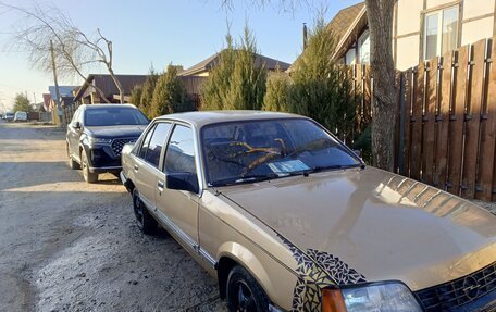 Opel Rekord E, 1984 год, 75 000 рублей, 6 фотография