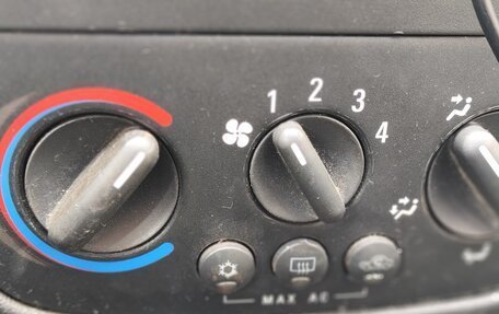 Opel Corsa C рестайлинг, 2002 год, 195 000 рублей, 13 фотография