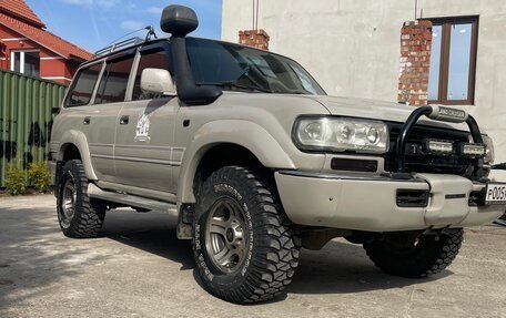 Toyota Land Cruiser 80 рестайлинг, 1993 год, 5 000 000 рублей, 3 фотография