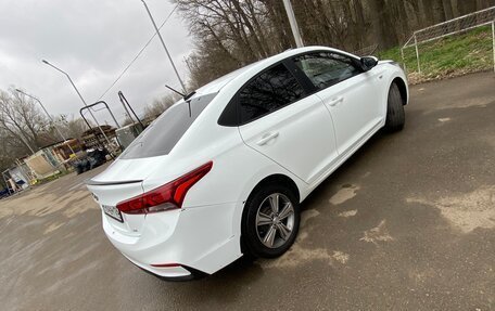 Hyundai Solaris II рестайлинг, 2018 год, 1 050 000 рублей, 2 фотография