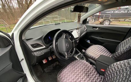 Hyundai Solaris II рестайлинг, 2018 год, 1 050 000 рублей, 7 фотография