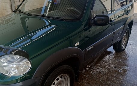 Chevrolet Niva I рестайлинг, 2011 год, 460 000 рублей, 3 фотография