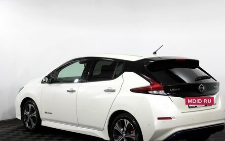 Nissan Leaf II, 2018 год, 1 690 000 рублей, 8 фотография