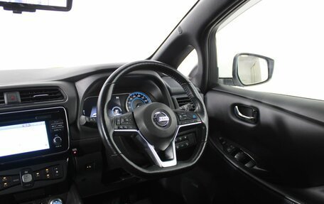 Nissan Leaf II, 2018 год, 1 690 000 рублей, 16 фотография