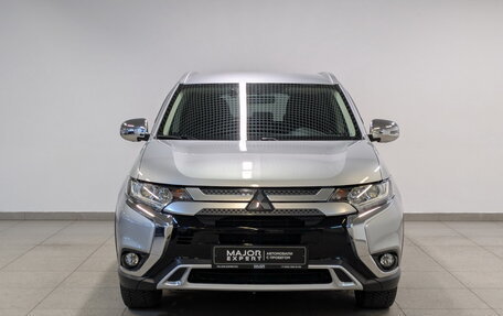 Mitsubishi Outlander III рестайлинг 3, 2020 год, 2 700 000 рублей, 2 фотография