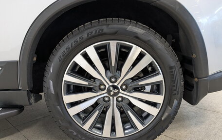 Mitsubishi Outlander III рестайлинг 3, 2020 год, 2 700 000 рублей, 20 фотография