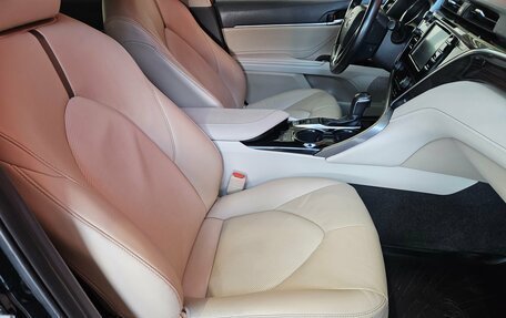 Toyota Camry, 2020 год, 2 900 000 рублей, 12 фотография