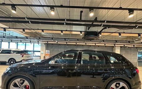 Audi SQ7, 2025 год, 17 000 000 рублей, 4 фотография