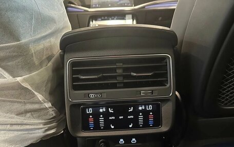 Audi SQ7, 2025 год, 17 000 000 рублей, 14 фотография