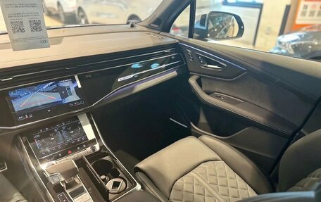 Audi SQ7, 2025 год, 17 000 000 рублей, 11 фотография