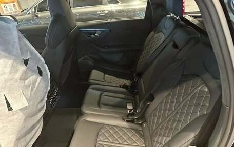 Audi SQ7, 2025 год, 17 000 000 рублей, 13 фотография