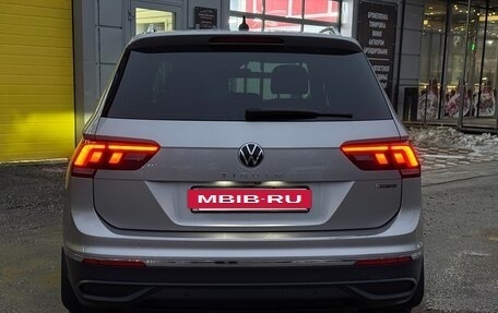 Volkswagen Tiguan II, 2021 год, 3 950 000 рублей, 5 фотография