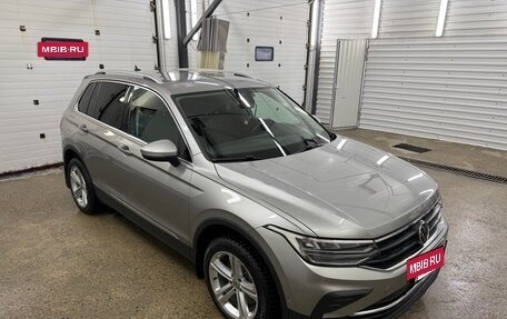 Volkswagen Tiguan II, 2021 год, 3 950 000 рублей, 13 фотография