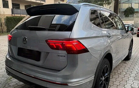 Volkswagen Tiguan II, 2022 год, 4 200 000 рублей, 4 фотография