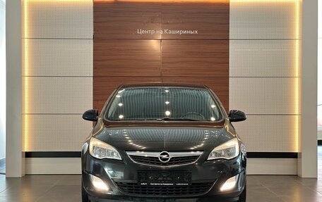 Opel Astra J, 2011 год, 749 900 рублей, 2 фотография