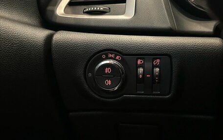 Opel Astra J, 2011 год, 749 900 рублей, 18 фотография