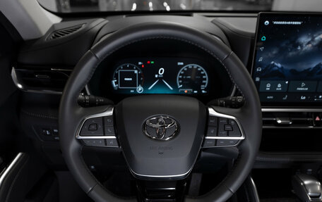 Toyota Highlander, 2026 год, 6 000 000 рублей, 11 фотография