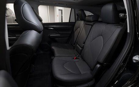 Toyota Highlander, 2026 год, 6 000 000 рублей, 14 фотография