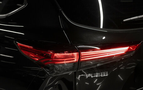 Toyota Highlander, 2026 год, 6 000 000 рублей, 31 фотография