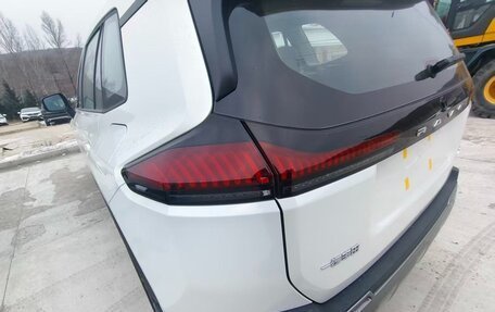 Toyota RAV4, 2025 год, 4 900 000 рублей, 6 фотография