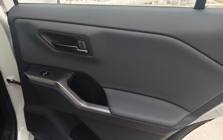 Toyota RAV4, 2025 год, 4 900 000 рублей, 14 фотография