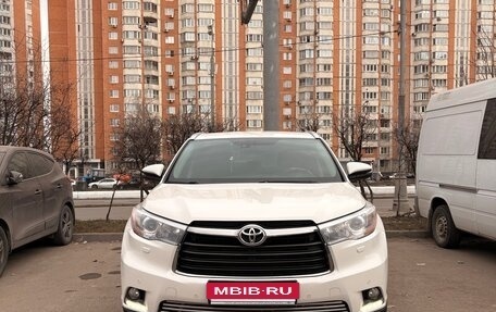 Toyota Highlander III, 2014 год, 3 000 000 рублей, 4 фотография