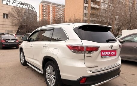 Toyota Highlander III, 2014 год, 3 000 000 рублей, 2 фотография