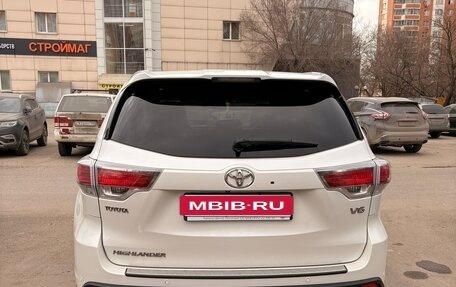 Toyota Highlander III, 2014 год, 3 000 000 рублей, 12 фотография