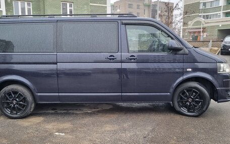 Volkswagen Caravelle T6 рестайлинг, 2015 год, 2 285 000 рублей, 2 фотография