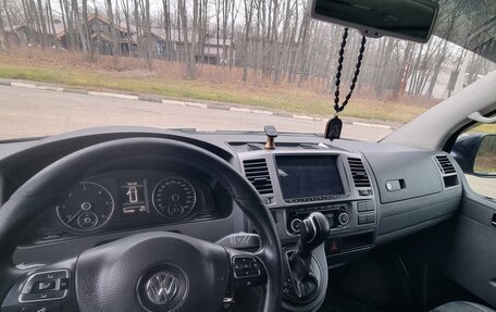 Volkswagen Caravelle T6 рестайлинг, 2015 год, 2 285 000 рублей, 6 фотография