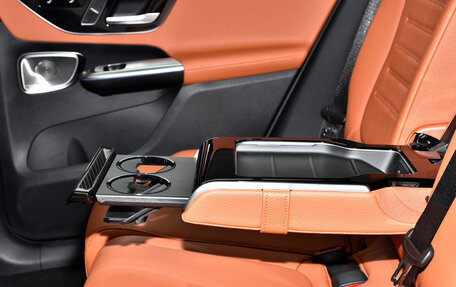 Mercedes-Benz GLC, 2026 год, 8 390 000 рублей, 34 фотография