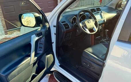 Toyota Land Cruiser Prado 150 рестайлинг 2, 2015 год, 4 300 000 рублей, 10 фотография