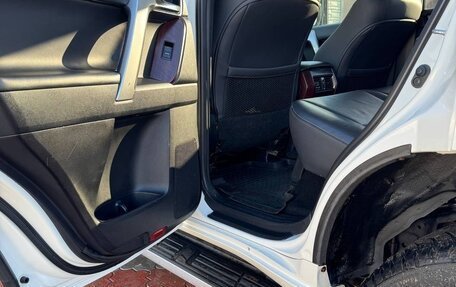 Toyota Land Cruiser Prado 150 рестайлинг 2, 2015 год, 4 300 000 рублей, 13 фотография