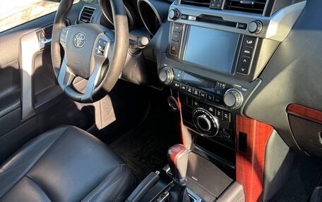 Toyota Land Cruiser Prado 150 рестайлинг 2, 2015 год, 4 300 000 рублей, 20 фотография