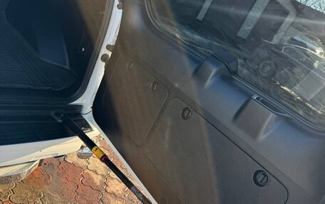 Toyota Land Cruiser Prado 150 рестайлинг 2, 2015 год, 4 300 000 рублей, 15 фотография