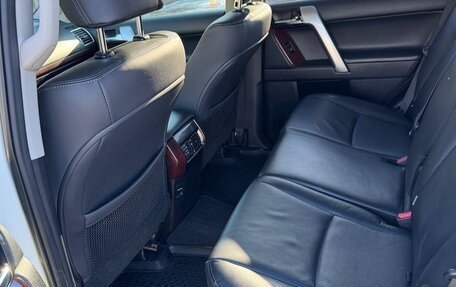 Toyota Land Cruiser Prado 150 рестайлинг 2, 2015 год, 4 300 000 рублей, 17 фотография