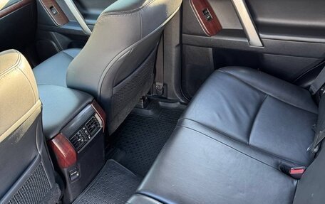 Toyota Land Cruiser Prado 150 рестайлинг 2, 2015 год, 4 300 000 рублей, 18 фотография