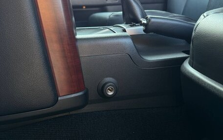 Toyota Land Cruiser Prado 150 рестайлинг 2, 2015 год, 4 300 000 рублей, 26 фотография