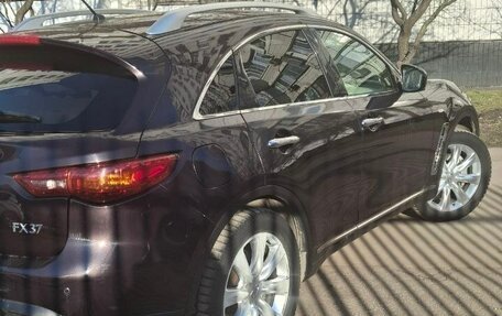 Infiniti FX II, 2010 год, 1 850 000 рублей, 3 фотография