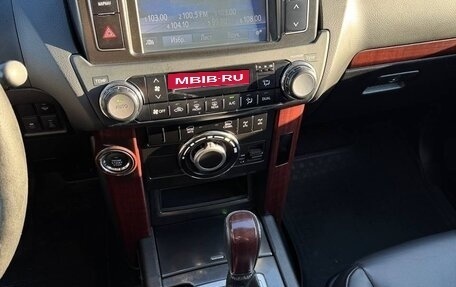 Toyota Land Cruiser Prado 150 рестайлинг 2, 2015 год, 4 300 000 рублей, 22 фотография