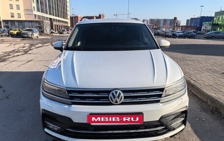 Volkswagen Tiguan II, 2018 год, 2 550 000 рублей, 2 фотография