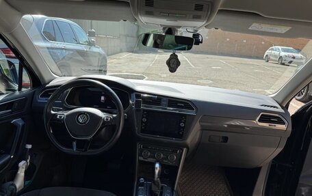 Volkswagen Tiguan II, 2018 год, 3 100 000 рублей, 2 фотография