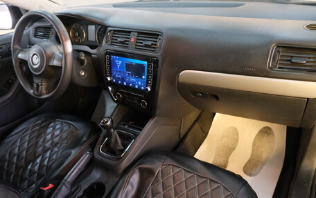 Volkswagen Jetta VI, 2011 год, 919 000 рублей, 20 фотография