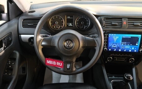 Volkswagen Jetta VI, 2011 год, 919 000 рублей, 14 фотография