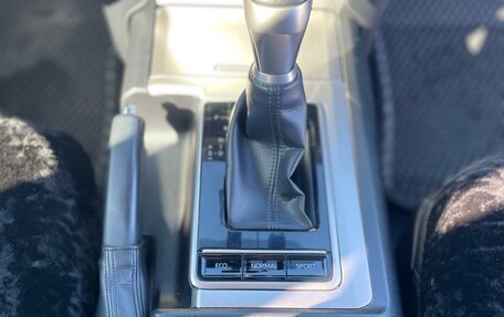 Toyota Land Cruiser Prado 150 рестайлинг 2, 2021 год, 7 300 000 рублей, 1 фотография