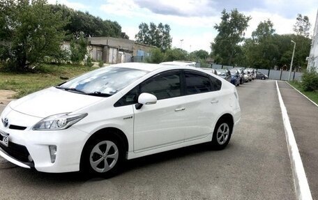 Toyota Prius, 2013 год, 1 200 000 рублей, 2 фотография
