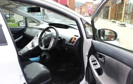 Toyota Prius, 2013 год, 1 200 000 рублей, 13 фотография